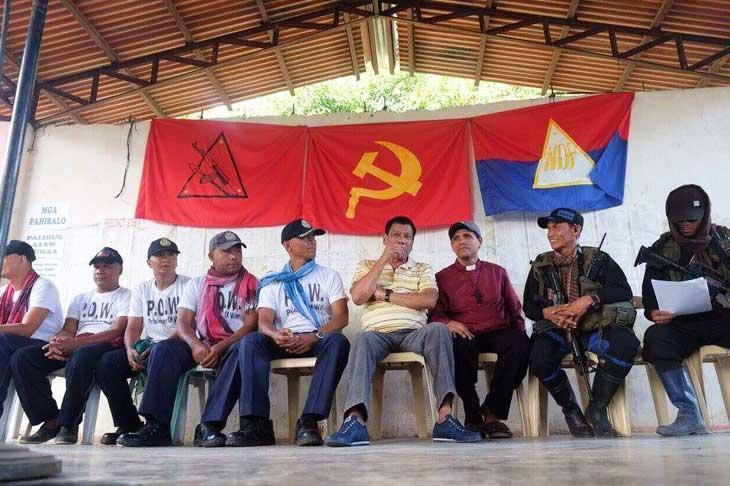 duterte-policemen-soldiers-042716